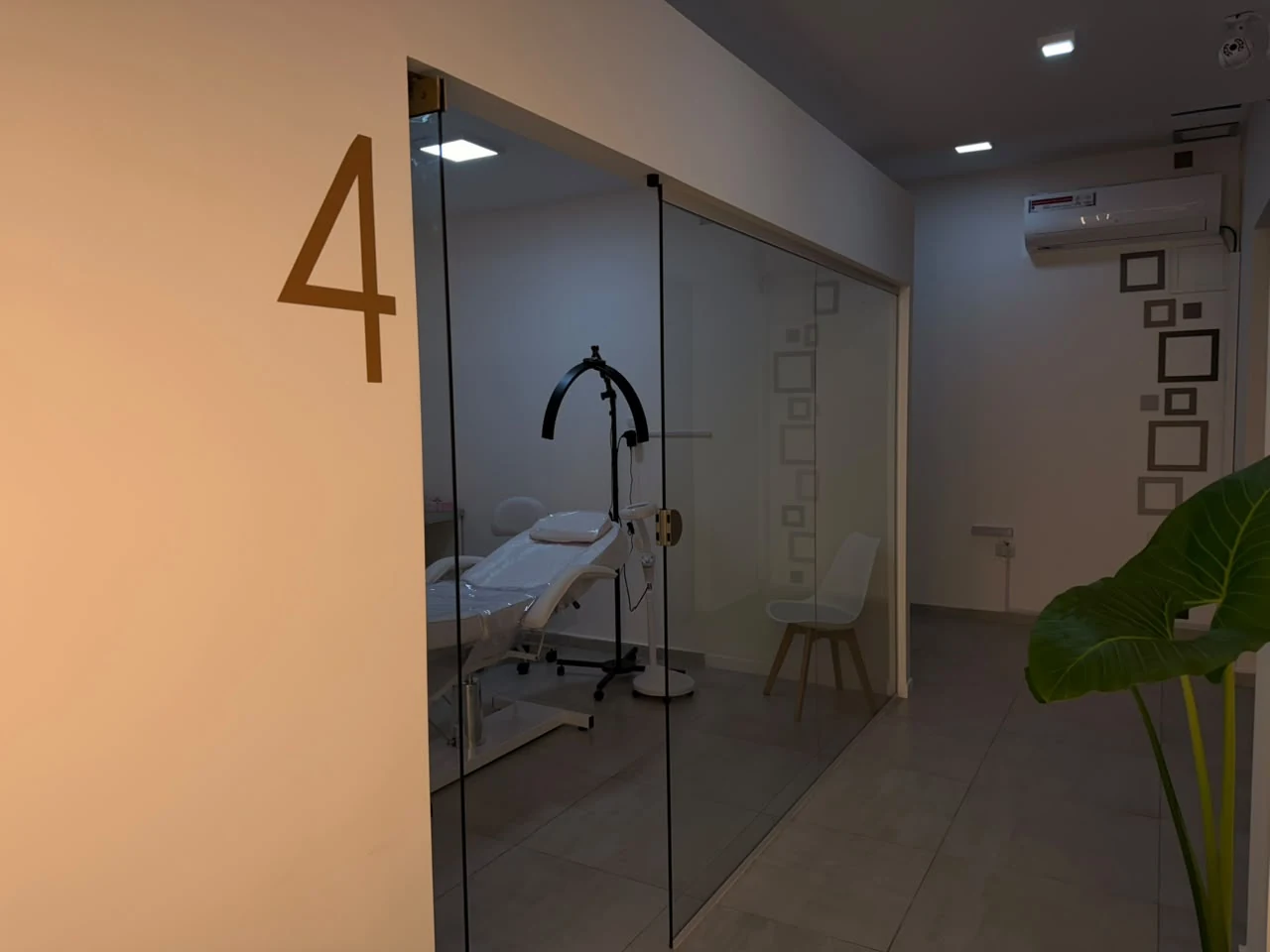 Cabina del local EM